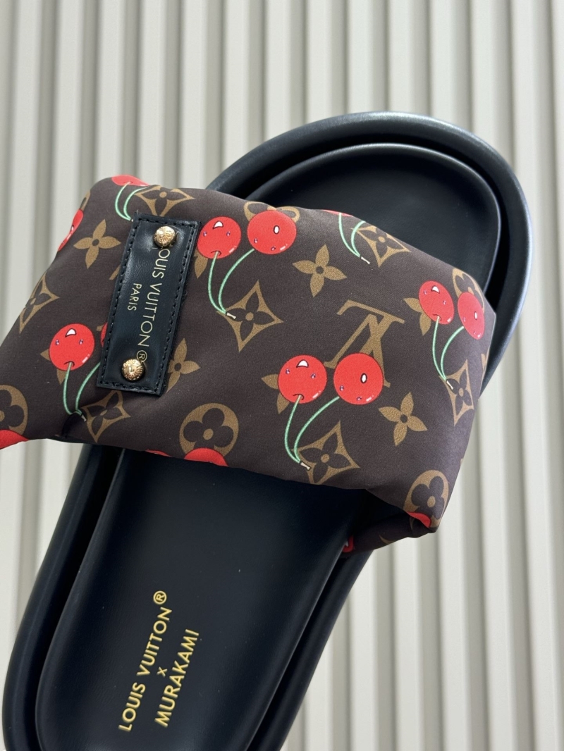 l0vis Vvtt0n slippers